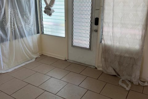 Снять в аренду виллу или дом в Халландейл-Бич, Флорида 1 комната, 39.95м2, № 2085700 - фото 5