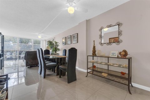 Купить кондоминиум в Халландейл-Бич, Флорида 2 спальни, 111.48м2, № 1923987 - фото 14