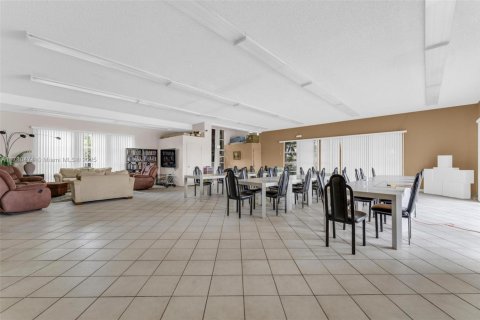 Купить кондоминиум в Халландейл-Бич, Флорида 2 спальни, 111.48м2, № 1923987 - фото 19