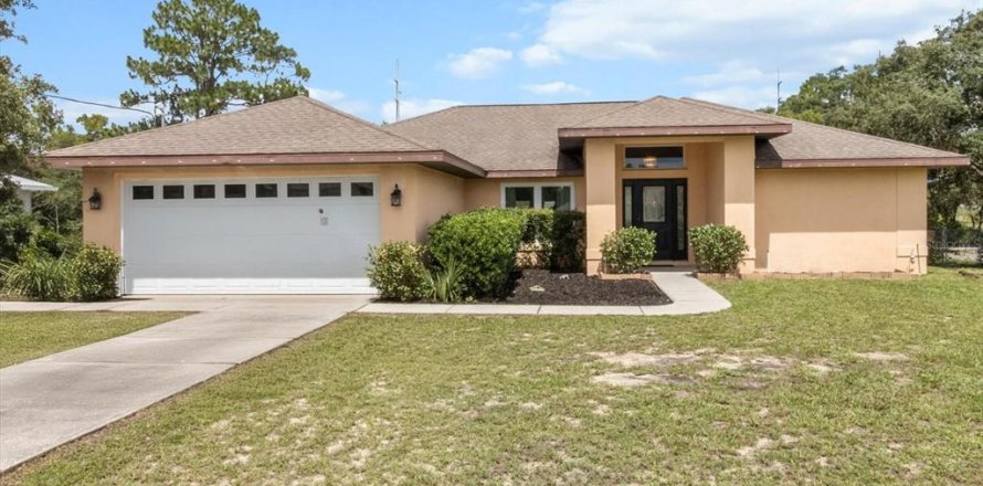 House in Lecanto, Florida 3 bedrooms, 163.51 sq.m. № 1824242