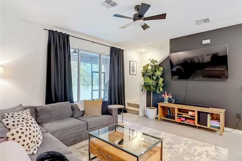Touwnhouse à louer à Brandon, Floride: 3 chambres, 155.43 m2 № 2418568 - photo 16