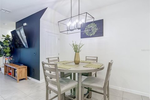 Touwnhouse à louer à Brandon, Floride: 3 chambres, 155.43 m2 № 2418568 - photo 25