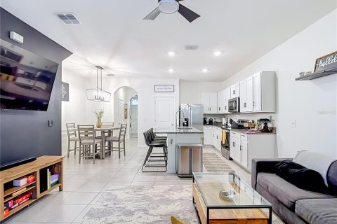 Touwnhouse à louer à Brandon, Floride: 3 chambres, 155.43 m2 № 2418568 - photo 19
