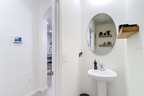 Touwnhouse à louer à Brandon, Floride: 3 chambres, 155.43 m2 № 2418568 - photo 15