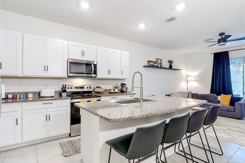 Touwnhouse à louer à Brandon, Floride: 3 chambres, 155.43 m2 № 2418568 - photo 22