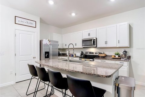Touwnhouse à louer à Brandon, Floride: 3 chambres, 155.43 m2 № 2418568 - photo 21
