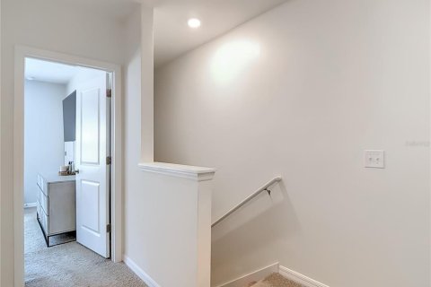 Touwnhouse à louer à Brandon, Floride: 3 chambres, 155.43 m2 № 2418568 - photo 2