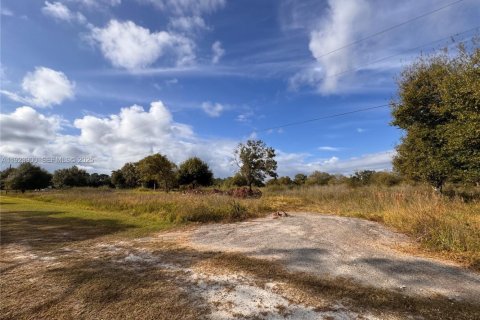 Propiedad comercial en venta en Clewiston, Florida № 1982320 - foto 3