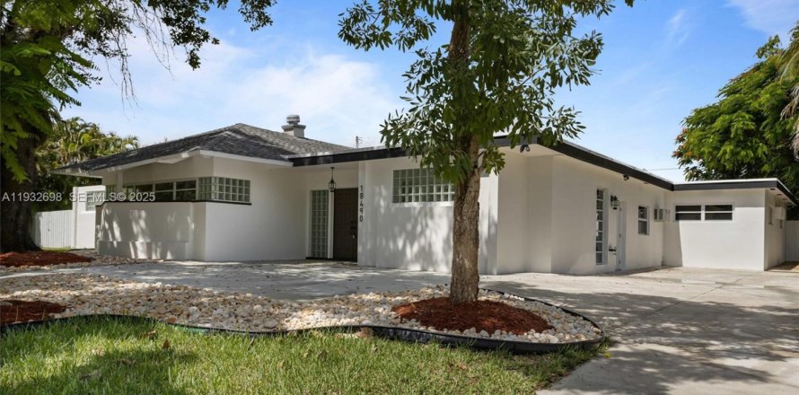 Casa en Cutler Bay, Florida 5 dormitorios, 315.87 m2 № 1991286