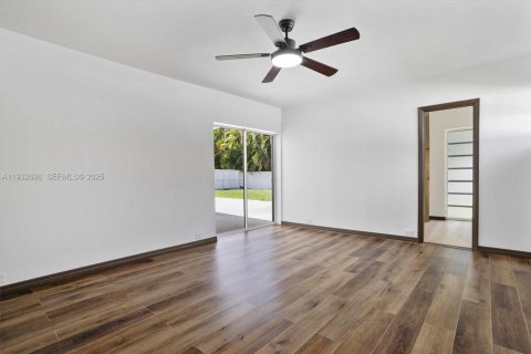 Casa en alquiler en Cutler Bay, Florida, 5 dormitorios, 315.87 m2 № 1991286 - foto 16