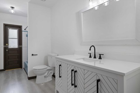 Casa en alquiler en Cutler Bay, Florida, 5 dormitorios, 315.87 m2 № 1991286 - foto 19