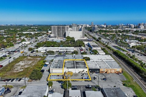 Propiedad comercial en venta en Miami, Florida № 1702823 - foto 2