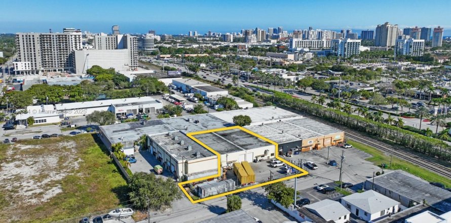 Propiedad comercial en Miami, Florida № 1702823