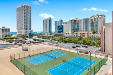 Condominio en venta en Sunny Isles Beach, Florida, 2 dormitorios, 83.05 m2 № 2274973 - foto 29