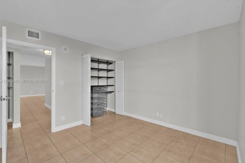 Condominio en venta en Sunny Isles Beach, Florida, 2 dormitorios, 83.05 m2 № 2274973 - foto 22
