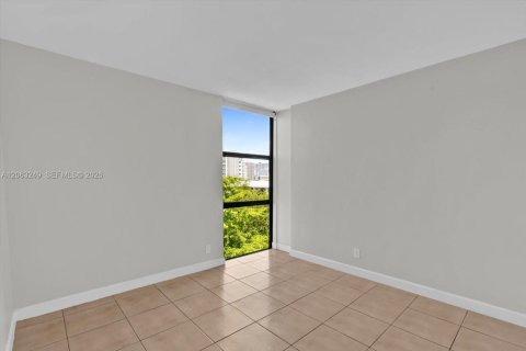 Condominio en venta en Sunny Isles Beach, Florida, 2 dormitorios, 83.05 m2 № 2274973 - foto 21