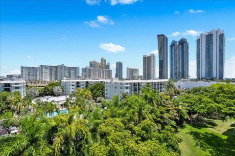 Condominio en venta en Sunny Isles Beach, Florida, 2 dormitorios, 83.05 m2 № 2274973 - foto 7