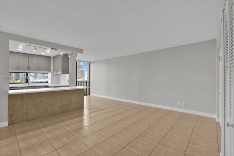 Condominio en venta en Sunny Isles Beach, Florida, 2 dormitorios, 83.05 m2 № 2274973 - foto 8