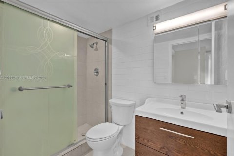 Condominio en venta en Sunny Isles Beach, Florida, 2 dormitorios, 83.05 m2 № 2274973 - foto 15