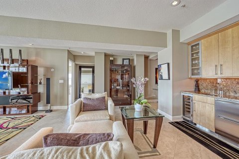Condo in Sarasota, Florida, 3 bedrooms  № 2094600 - photo 14