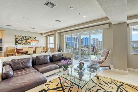 Condo in Sarasota, Florida, 3 bedrooms  № 2094600 - photo 9