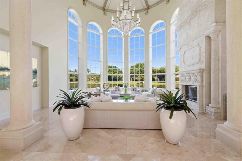 House in Boca Raton, Florida 8 bedrooms, 850.52 sq.m. № 2146966 - photo 12
