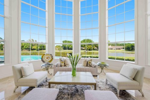 House in Boca Raton, Florida 8 bedrooms, 850.52 sq.m. № 2146966 - photo 14