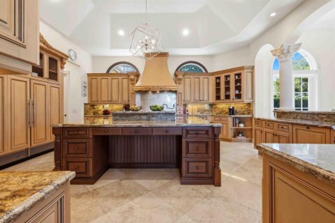 House in Boca Raton, Florida 8 bedrooms, 850.52 sq.m. № 2146966 - photo 20