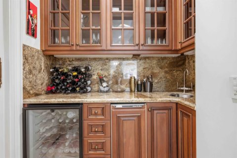 House in Boca Raton, Florida 8 bedrooms, 850.52 sq.m. № 2146966 - photo 23