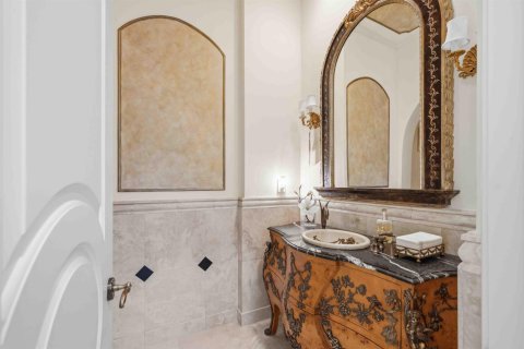 House in Boca Raton, Florida 8 bedrooms, 850.52 sq.m. № 2146966 - photo 19