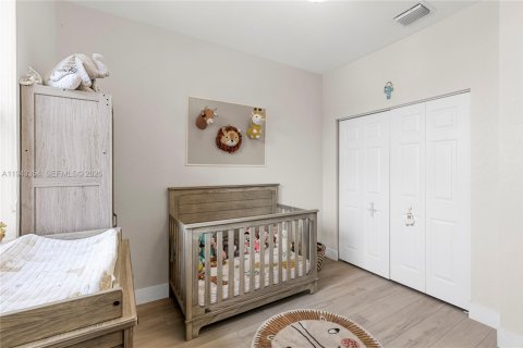 Townhouse in Hialeah, Florida 3 bedrooms, 137.77 sq.m. № 2000303 - photo 21