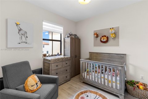 Townhouse in Hialeah, Florida 3 bedrooms, 137.77 sq.m. № 2000303 - photo 22