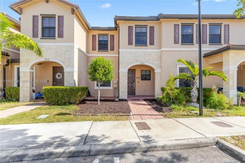 Townhouse in Hialeah, Florida 3 bedrooms, 137.77 sq.m. № 2000303