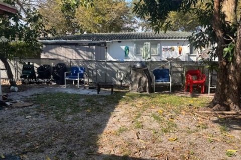 Купить виллу или дом в Норт-Майами, Флорида 3 спальни, 175.59м2, № 2045983 - фото 15