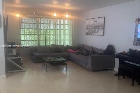 Купить виллу или дом в Норт-Майами, Флорида 3 спальни, 175.59м2, № 2045983 - фото 5