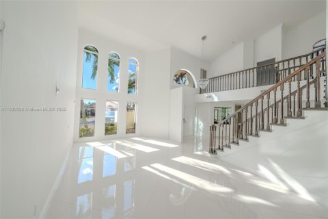 House in Boca Raton, Florida 5 bedrooms, 352.19 sq.m. № 1827543 - photo 6