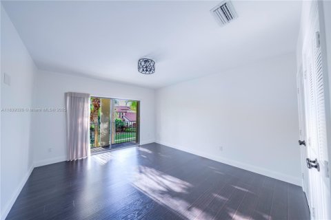 House in Boca Raton, Florida 5 bedrooms, 352.19 sq.m. № 1827543 - photo 18