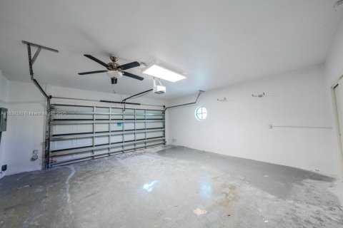House in Boca Raton, Florida 5 bedrooms, 352.19 sq.m. № 1827543 - photo 22
