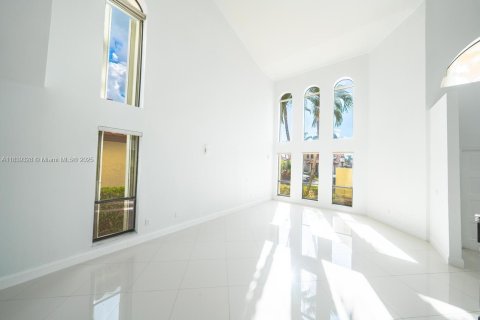 House in Boca Raton, Florida 5 bedrooms, 352.19 sq.m. № 1827543 - photo 5