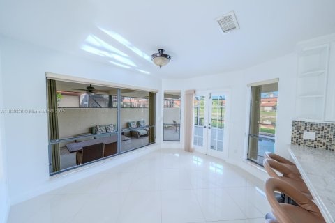 House in Boca Raton, Florida 5 bedrooms, 352.19 sq.m. № 1827543 - photo 12