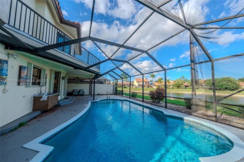 House in Boca Raton, Florida 5 bedrooms, 352.19 sq.m. № 1827543 - photo 2