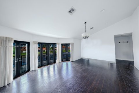 House in Boca Raton, Florida 5 bedrooms, 352.19 sq.m. № 1827543 - photo 14