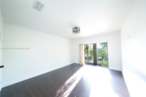 House in Boca Raton, Florida 5 bedrooms, 352.19 sq.m. № 1827543 - photo 17