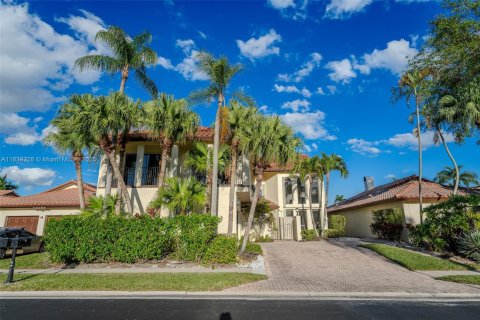 House in Boca Raton, Florida 5 bedrooms, 352.19 sq.m. № 1827543 - photo 23