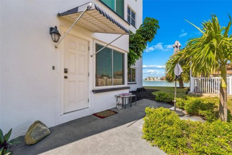 Copropriété à vendre à Gulfport, Floride: 2 chambres, 131.92 m2 № 2147620 - photo 24