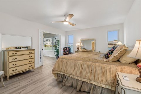 Copropriété à vendre à Gulfport, Floride: 2 chambres, 131.92 m2 № 2147620 - photo 18
