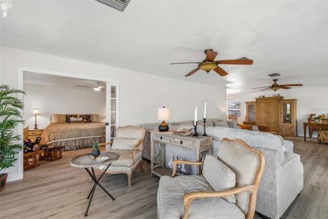Copropriété à vendre à Gulfport, Floride: 2 chambres, 131.92 m2 № 2147620 - photo 15