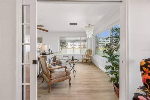 Copropriété à vendre à Gulfport, Floride: 2 chambres, 131.92 m2 № 2147620 - photo 17