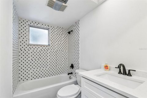 Copropriété à vendre à Gulfport, Floride: 2 chambres, 131.92 m2 № 2147620 - photo 23