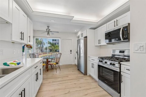 Copropriété à vendre à Gulfport, Floride: 2 chambres, 131.92 m2 № 2147620 - photo 4